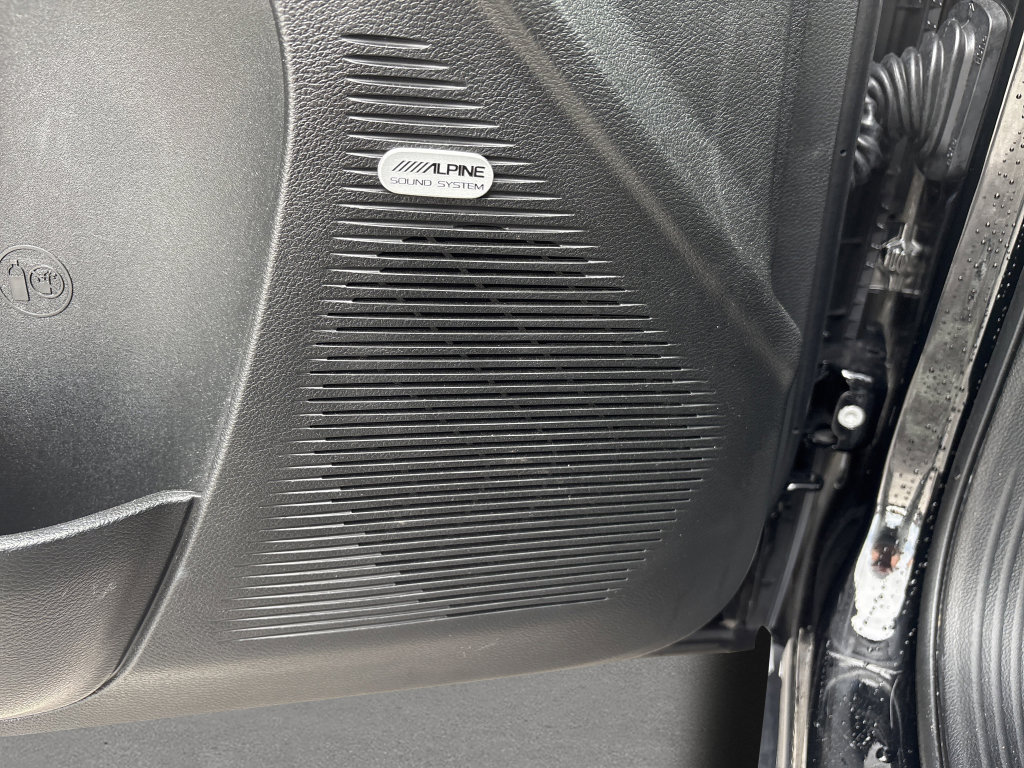 Used 2023 Dodge Challenger SXT RWD image 16