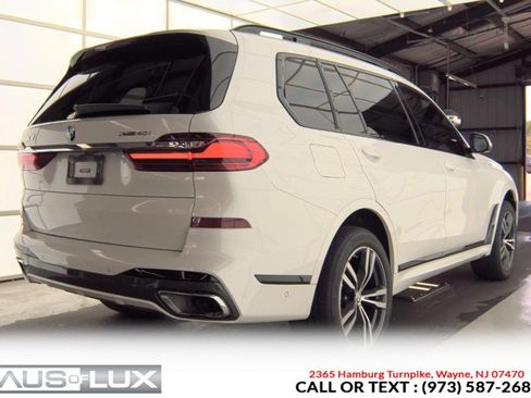 Used 2022 BMW X7 xDrive40i w/ M Sport Package AWD/4WD image 11