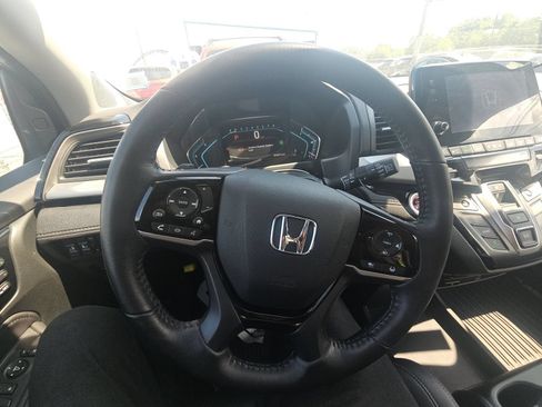 Used 2023 Honda Odyssey Touring image 8