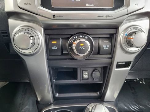 Used 2018 Toyota 4Runner SR5 AWD/4WD image 18