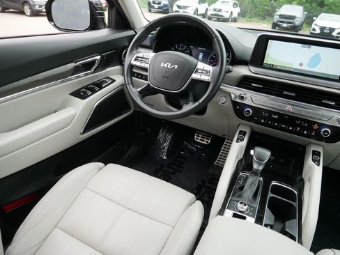 Certified 2022 Kia Telluride SX w/ Nightfall Edition Package AWD/4WD image 9