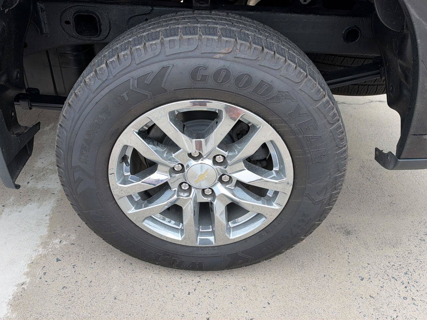 Used 2021 Chevrolet Silverado 1500 LT AWD/4WD image 9