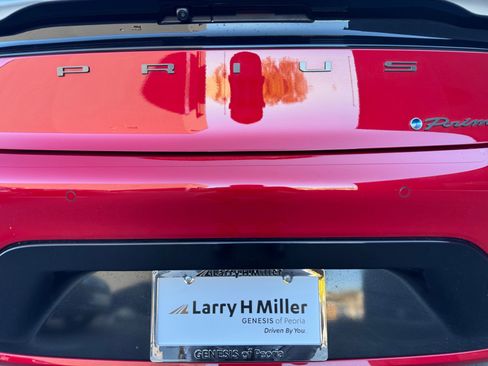 Used 2024 Toyota Prius Prime Premium image 24