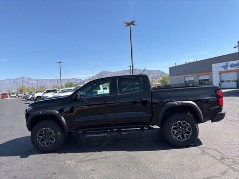 Used 2024 Chevrolet Colorado ZR2 w/ ZR2 Convenience Package III image 10