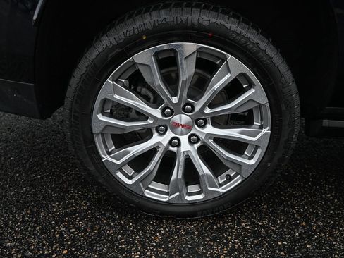 Used 2023 GMC Yukon XL Denali image 14