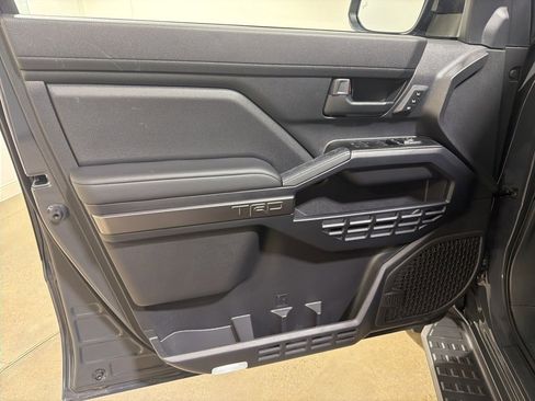 Used 2025 Toyota 4Runner TRD Off-Road Premium image 9