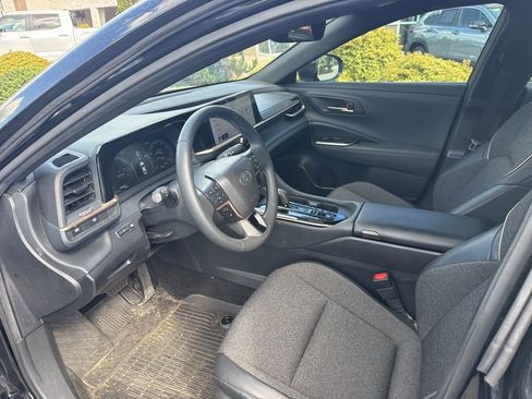 Used 2024 Toyota Crown XLE image 10