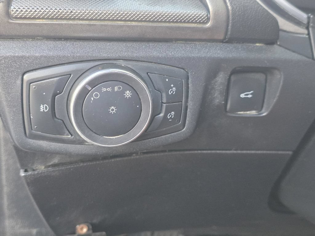 Used 2020 Ford Fusion SE w/ Equipment Group 151A FWD image 27