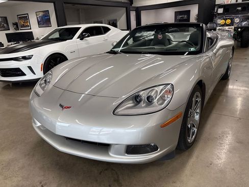 Used 2008 Chevrolet Corvette Convertible w/ Preferred Equipment Group RWD image 2