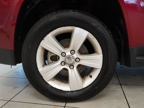 Used 2015 Jeep Compass Latitude image 15