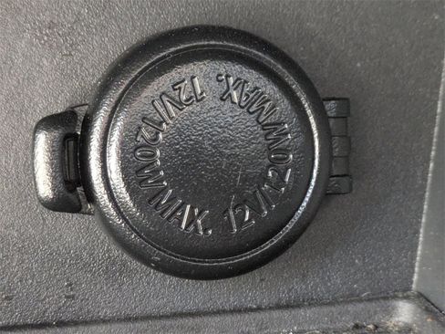 Used 2018 Subaru Crosstrek 2.0i Premium w/ Eyesight System image 22