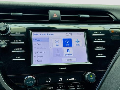 Used 2020 Toyota Camry SE w/ Carpet Mat Package FWD image 11