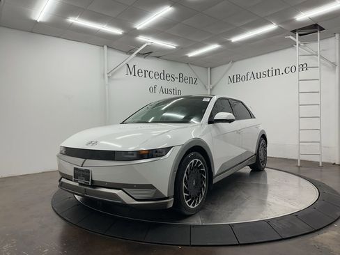 Used 2023 Hyundai Ioniq 5 Limited image 3