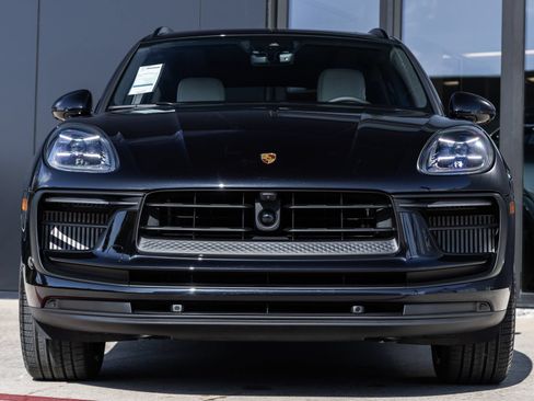 Certified 2026 Porsche Macan S AWD/4WD image 8