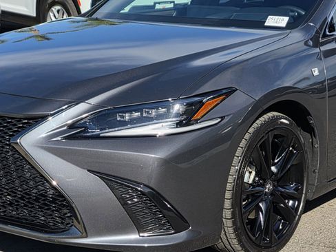 Used 2024 Lexus ES 300h F Sport image 8