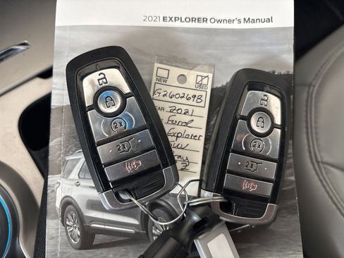 Used 2021 Ford Explorer XLT w/ Equipment Group 202A RWD image 36