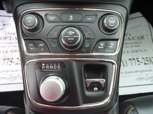 Used 2016 Chrysler 200 C w/ Premium Group FWD image 29