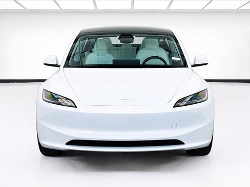 Used 2025 Tesla Model 3 Long Range RWD image 2