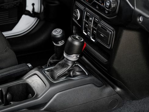 Used 2022 Jeep Gladiator Sport AWD/4WD image 31