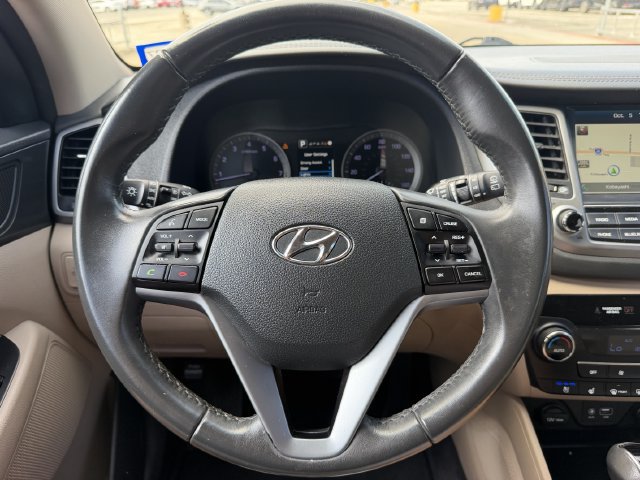 Used 2016 Hyundai Tucson Limited w/ Option Group 03 FWD image 15