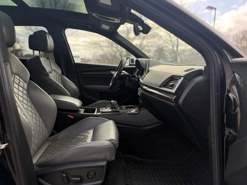 Used 2019 Audi SQ5 Prestige w/ Prestige Package image 18