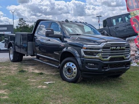 New 2026 RAM 5500 4x4 Crew Cab w/ Laramie Trim Package image 2