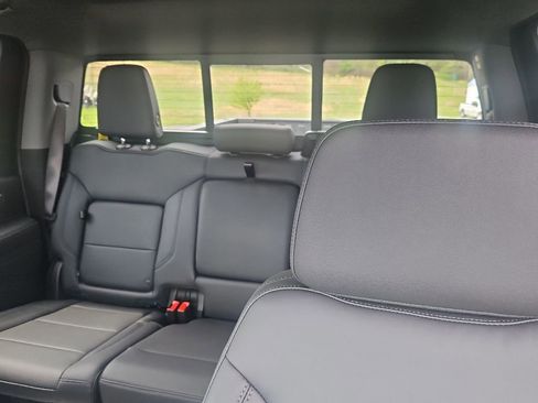 New 2026 Chevrolet Silverado 2500 LT w/ All Star Edition AWD/4WD image 15