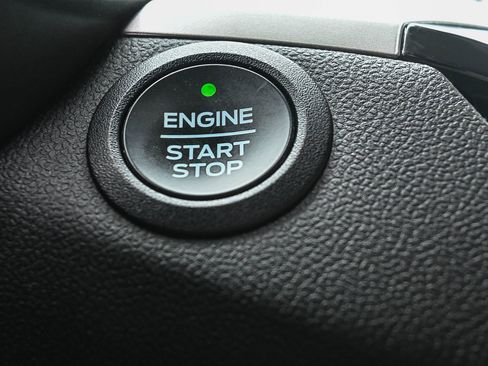 Used 2022 Ford Escape SE w/ SE Sport Appearance Package image 24