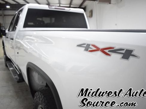 Used 2022 Chevrolet Silverado 2500 W/T w/ WT Fleet Convenience Package AWD/4WD image 3