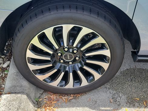 Certified 2022 Lincoln Navigator L Black Label AWD/4WD image 5