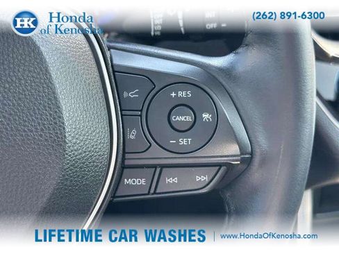 Used 2022 Toyota Corolla Cross XLE image 17