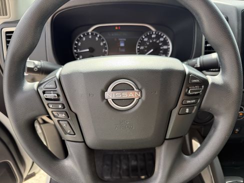 Used 2024 Nissan Frontier SV w/ Technology Package image 16