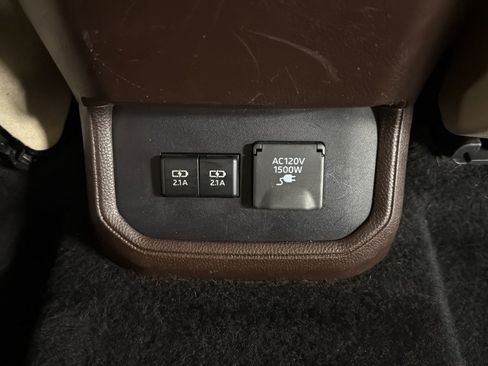 Used 2020 Toyota Highlander Limited AWD/4WD image 38