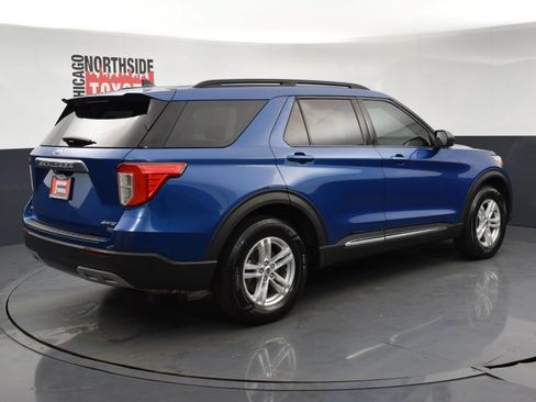 Used 2022 Ford Explorer XLT w/ Equipment Group 202A AWD/4WD image 4
