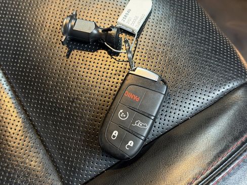 Used 2021 Dodge Durango R/T w/ Blacktop Package image 20