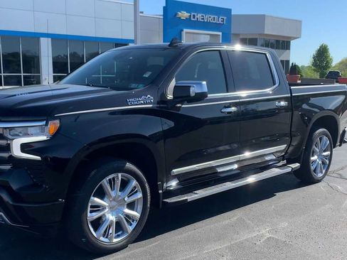 Certified 2023 Chevrolet Silverado 1500 High Country w/ High Country Premium Package AWD/4WD image 4
