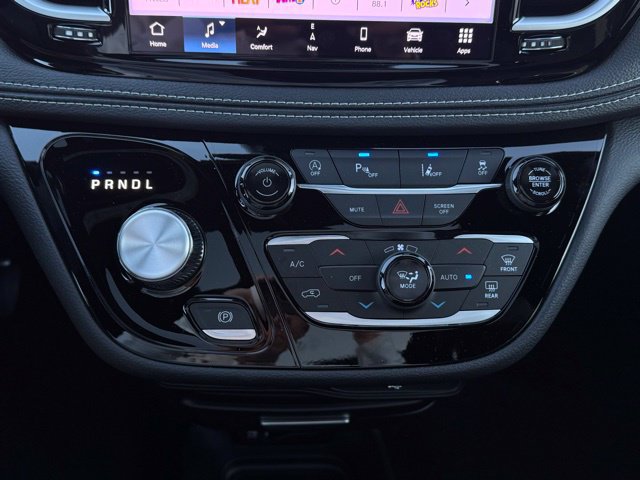 New 2026 Chrysler Pacifica Select AWD/4WD image 42