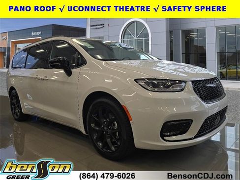 New 2026 Chrysler Pacifica Limited w/ Uconnect Theater Family Group image 1