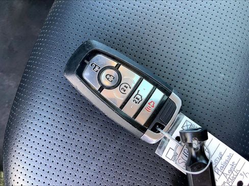 Certified 2025 Ford Escape Platinum image 14