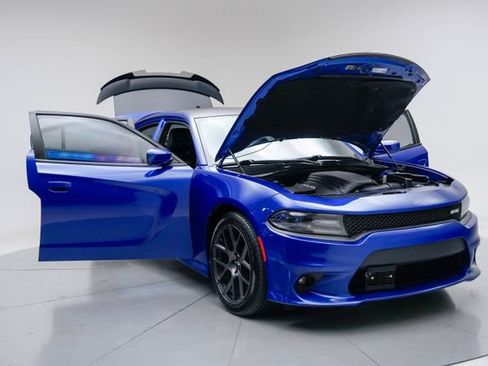 Used 2018 Dodge Charger R/T RWD image 14