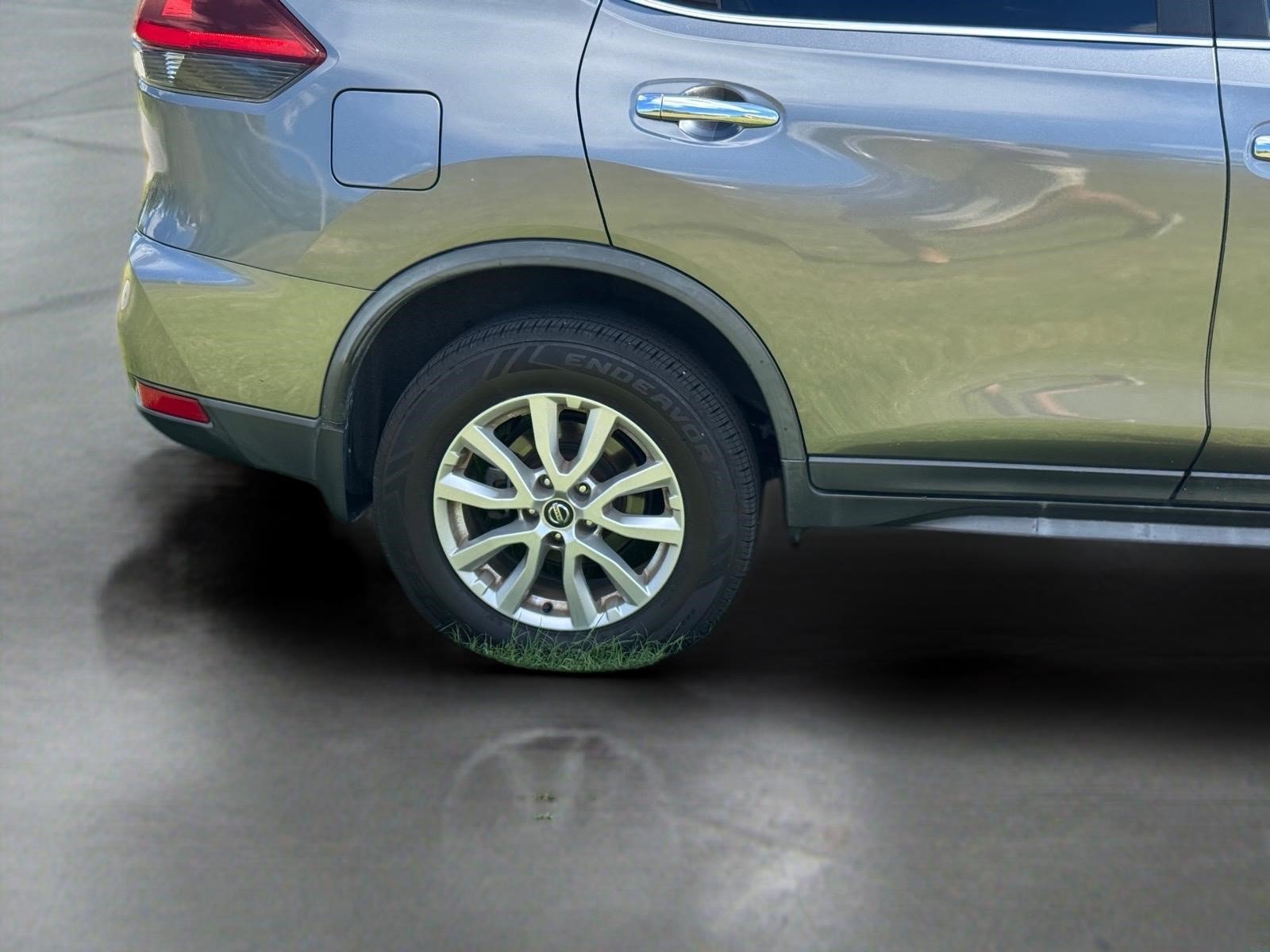 Used 2019 Nissan Rogue SV AWD/4WD image 14