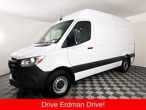 Used 2025 Mercedes-Benz Sprinter 2500 image 3