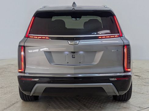 New 2026 Cadillac Vistiq Luxury image 10