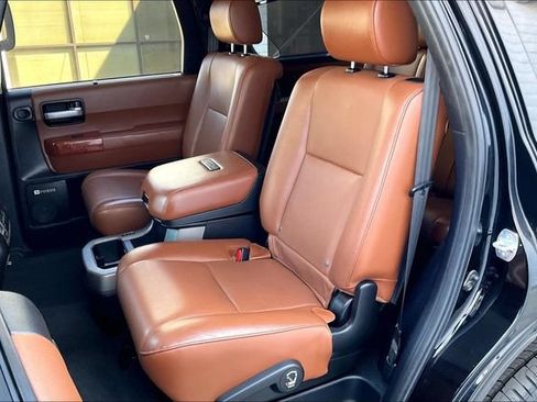 Used 2019 Toyota Sequoia Platinum AWD/4WD image 25