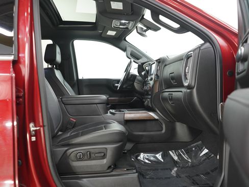 Used 2019 Chevrolet Silverado 1500 High Country w/ Z71 Off-Road Package AWD/4WD image 12