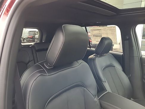 New 2025 Jeep Grand Cherokee Altitude AWD/4WD image 35