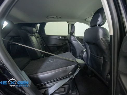 Used 2021 Ford Escape SEL w/ Technology Package AWD/4WD image 39