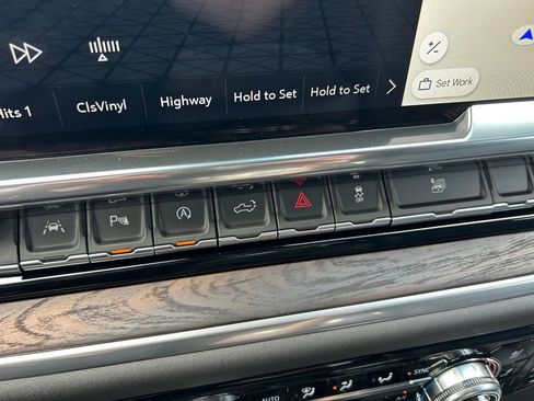 Used 2025 GMC Sierra 1500 SLT w/ SLT Premium Package image 36