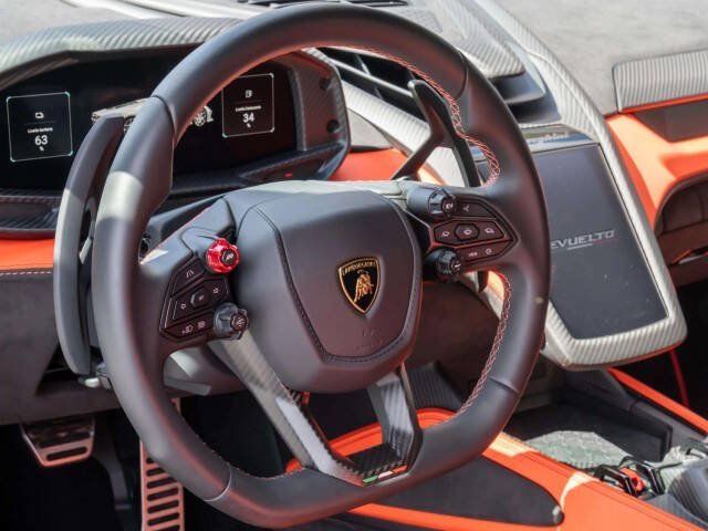 Used 2025 Lamborghini Revuelto AWD/4WD image 28