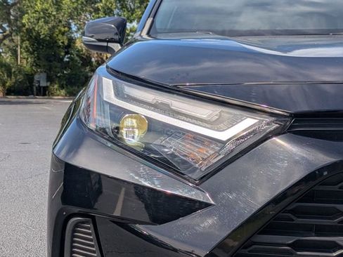Used 2022 Toyota RAV4 XLE w/ Convenience Package FWD image 8